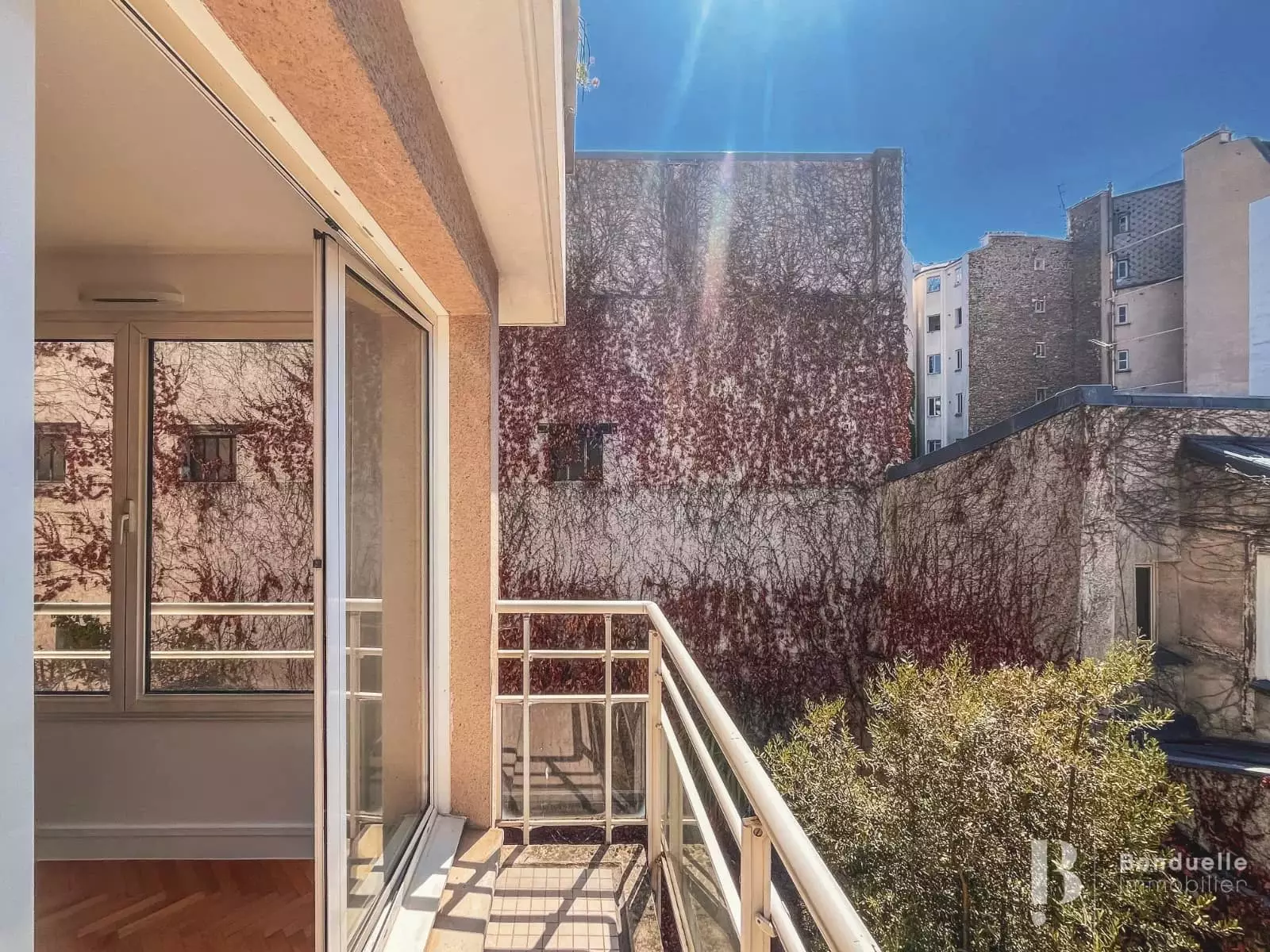 Appartement Place Léon Blum à Paris