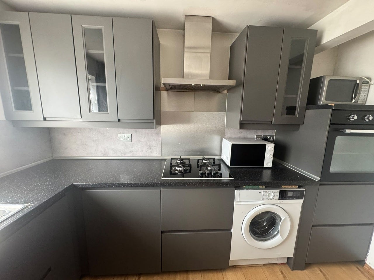Flat Fairlop Gardens in Greater London