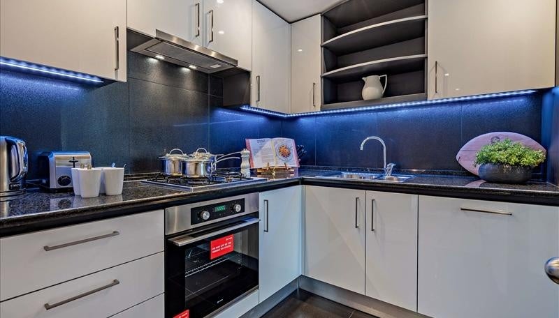 Flat Westferry Circus in Greater London