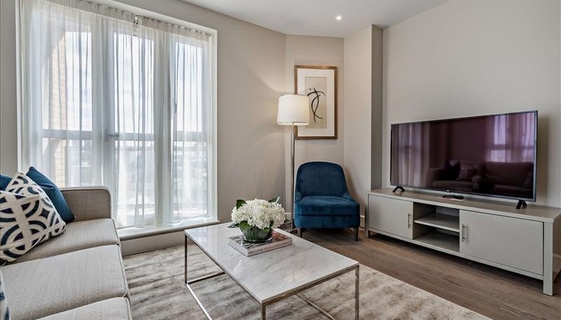 Flat Westferry Circus in Greater London