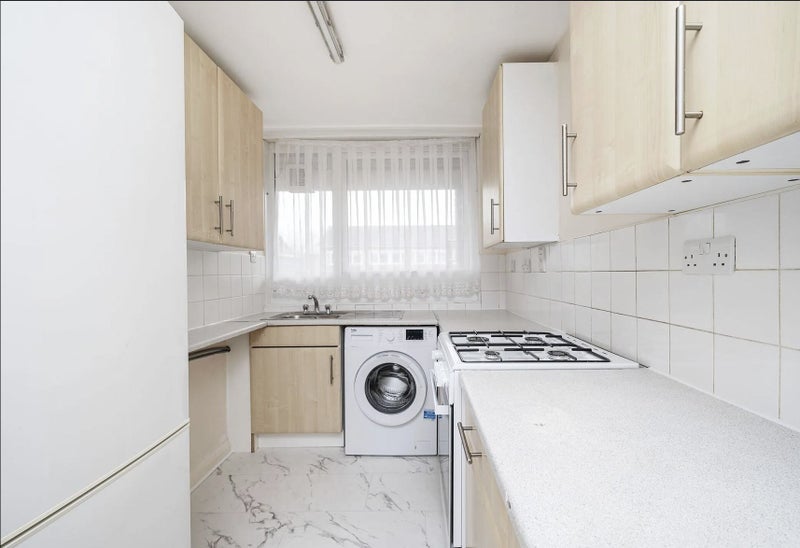 Room Tolsford Road in Greater London