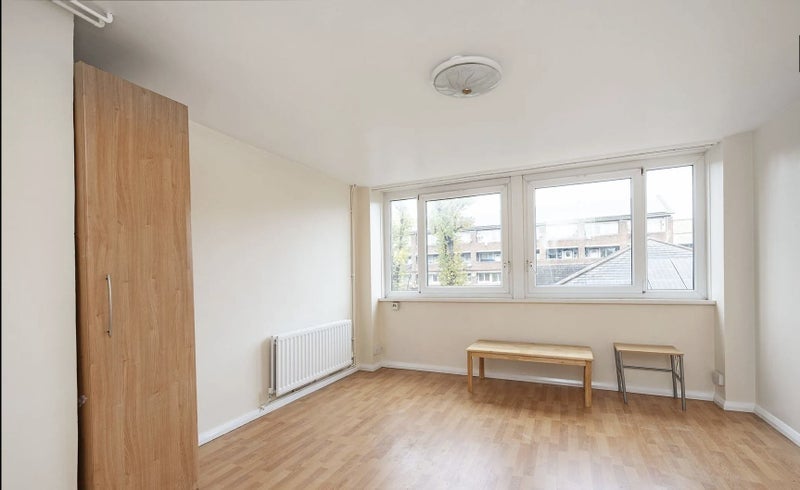 Room Tolsford Road in Greater London