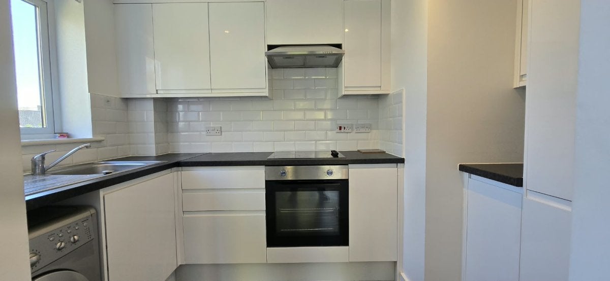 Flat Celandine Grove in Greater London