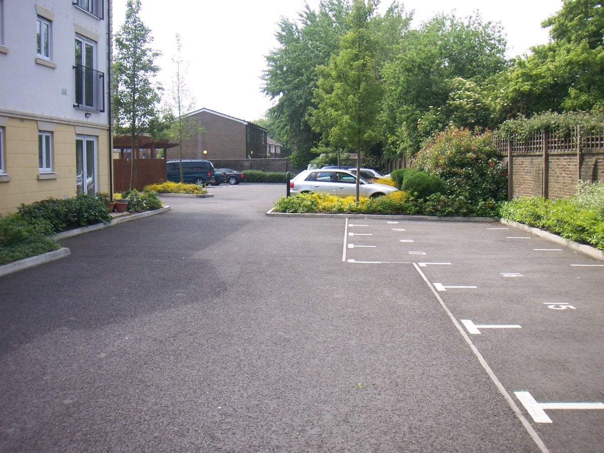 Flat Celandine Grove in Greater London