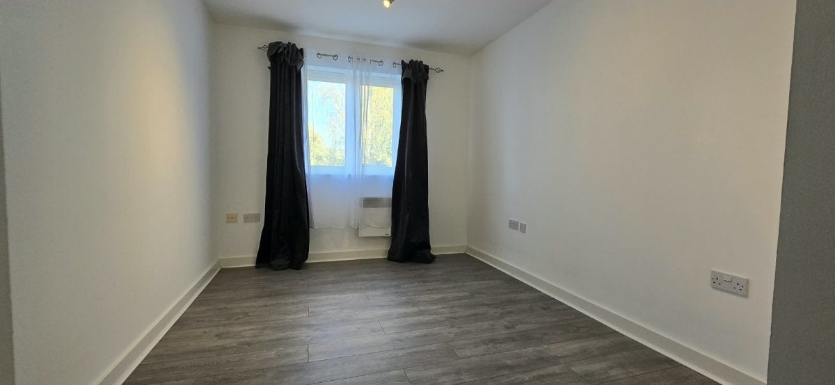 Flat Celandine Grove in Greater London