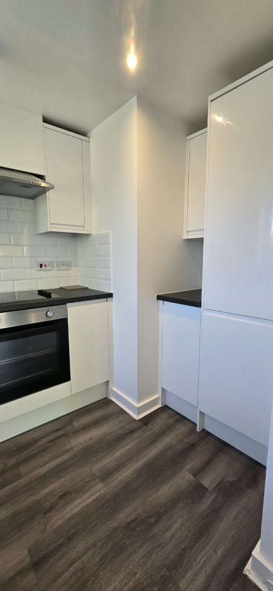 Flat Celandine Grove in Greater London