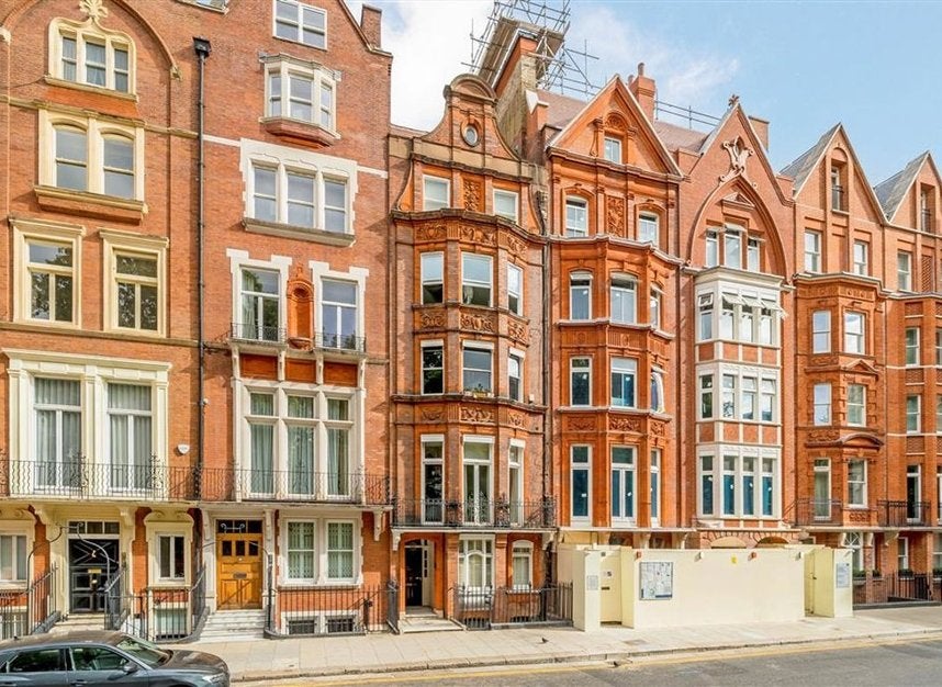 Flat Hans Place in Greater London