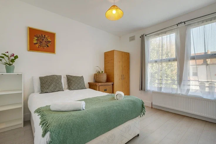 House Watts Close in Greater London