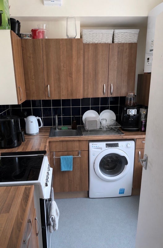 Room Geraldine Road in Greater London