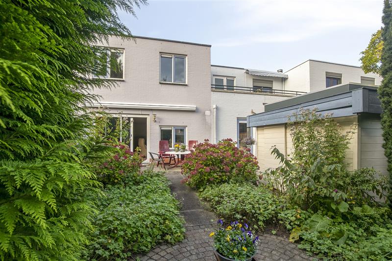 Tussenwoning te koop: Lilastraat 36, Almere