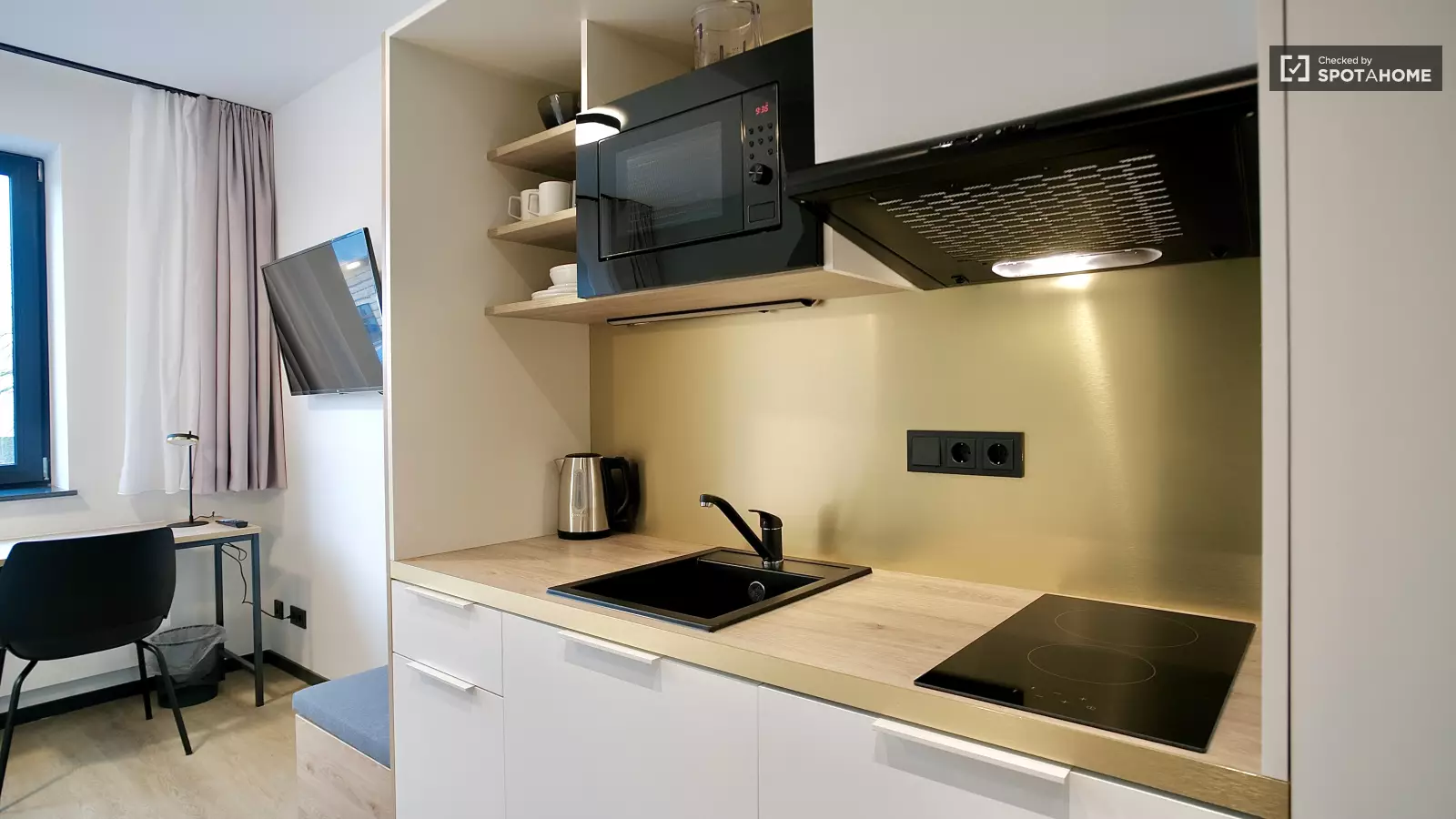 Wohnung Pestalozzistraße in Berlin
