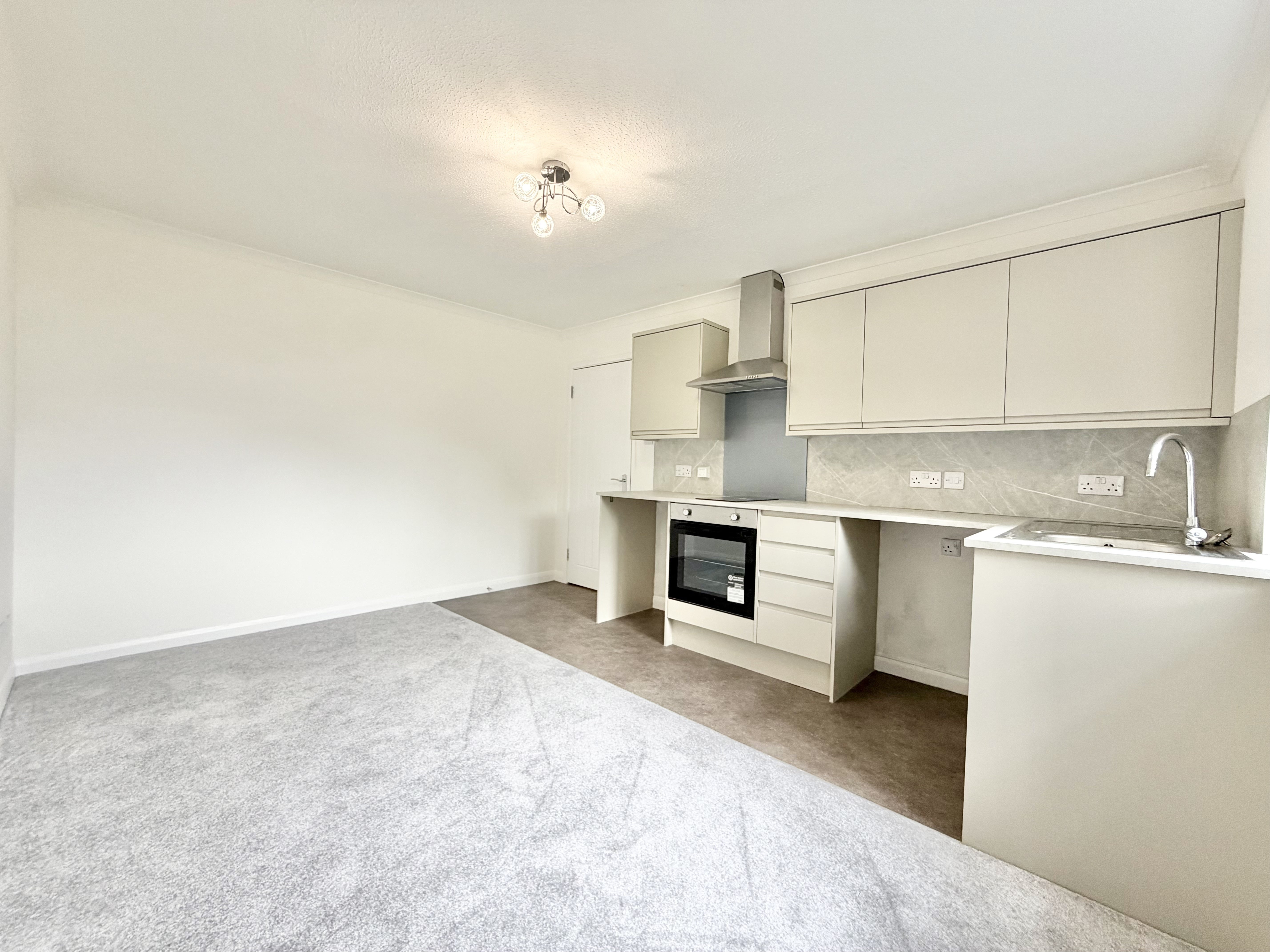 Flat Andover Road in Ludgershall
