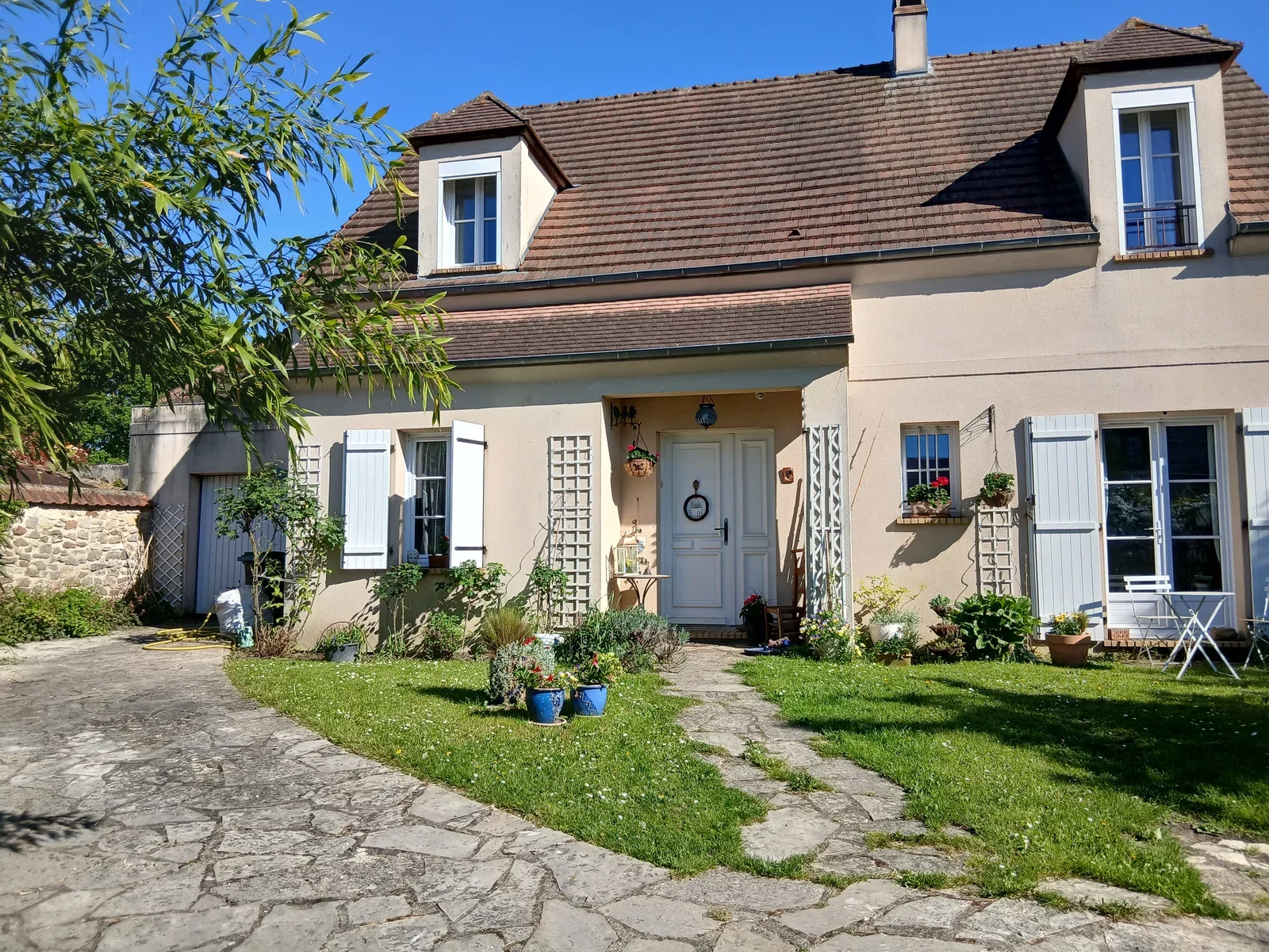 Chambre Rue de la Croix à Ennery