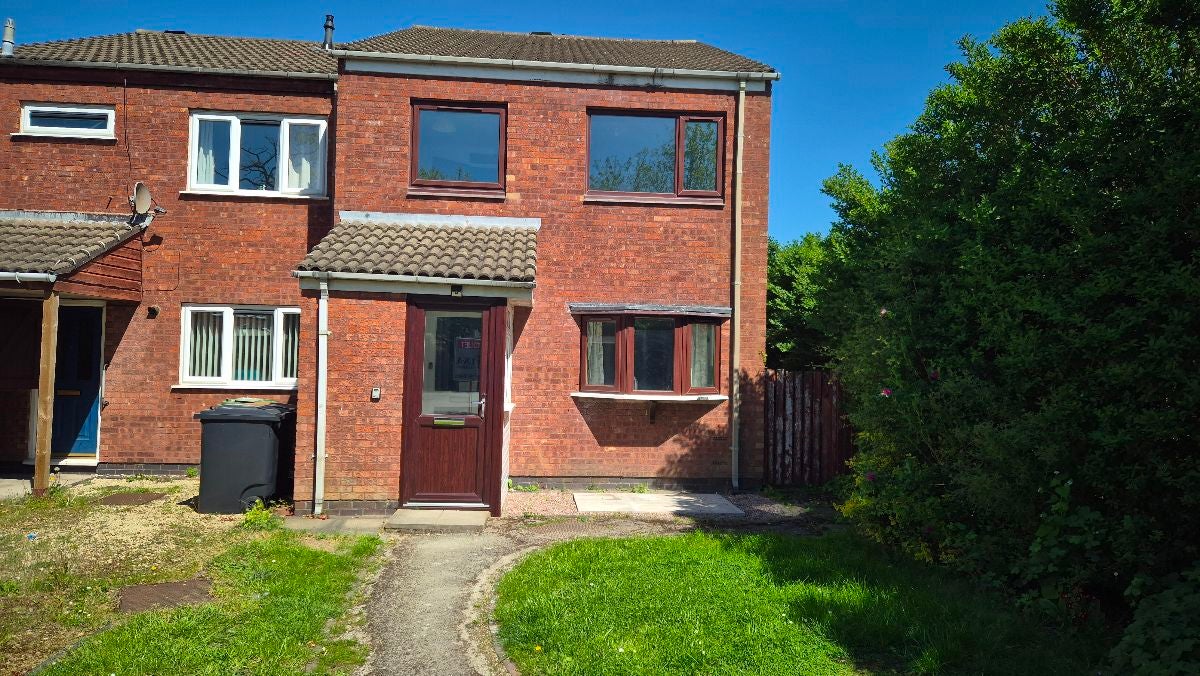 House Clift Close in Willenhall