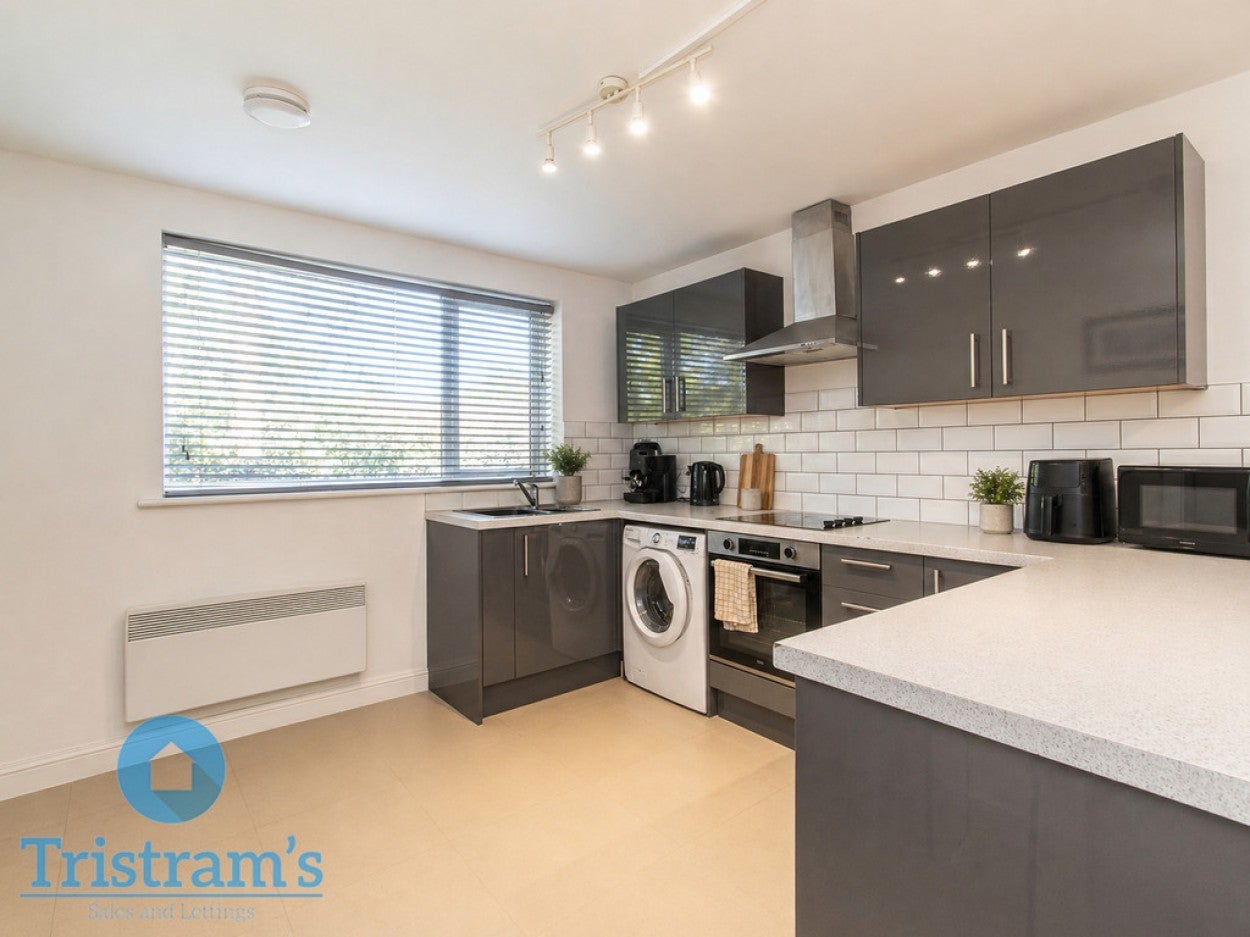 Flat Mayfair Court in Nottingham