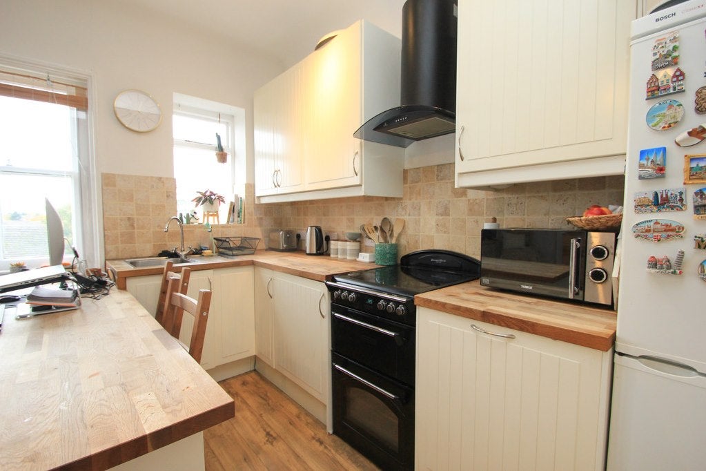 Flat Uxbridge Road in Greater London
