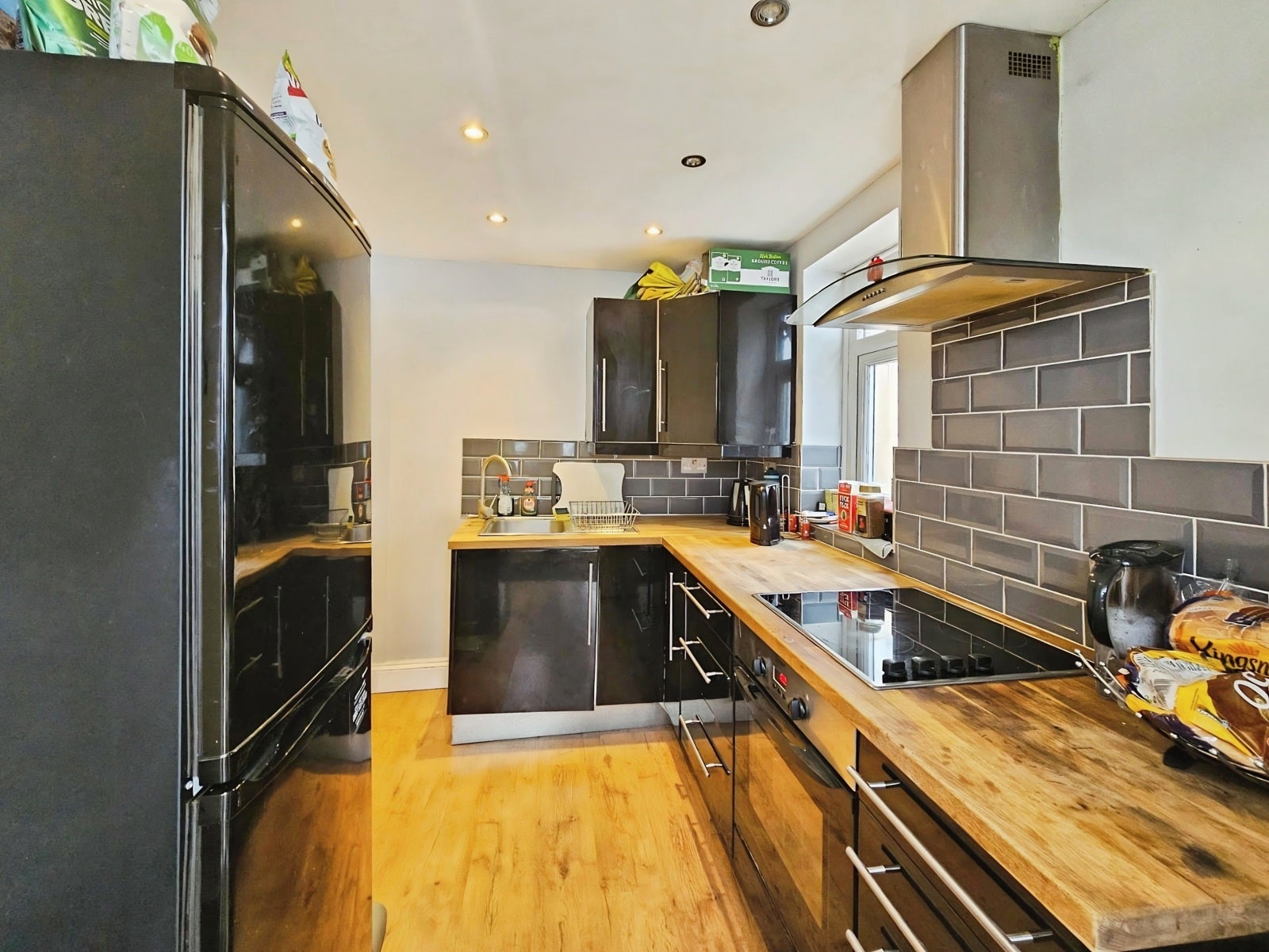 Flat Coppermill Road in Horton