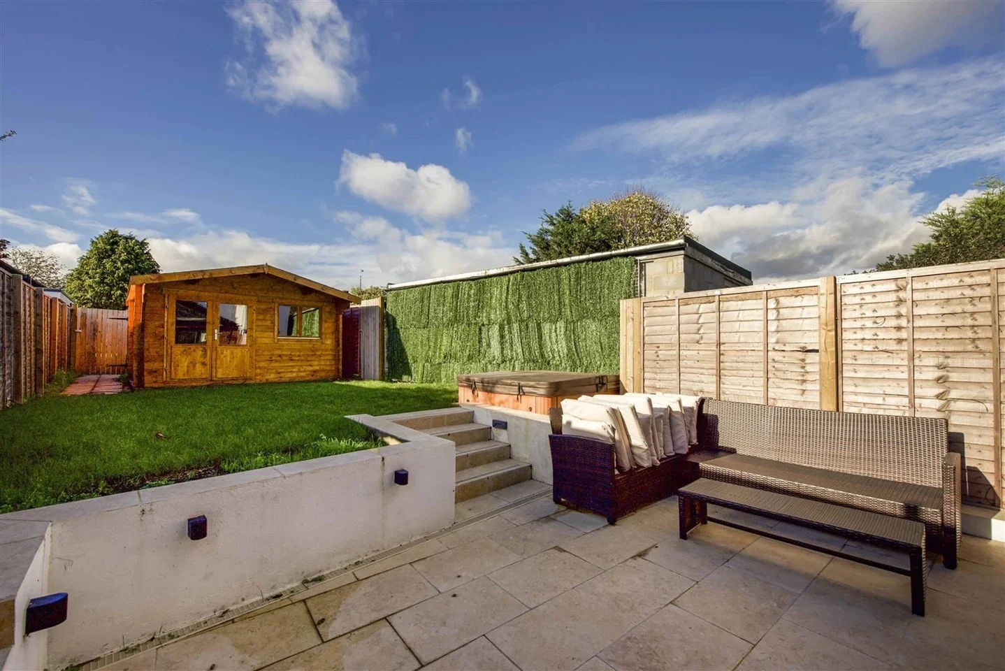 Room Whitton Dene in Greater London
