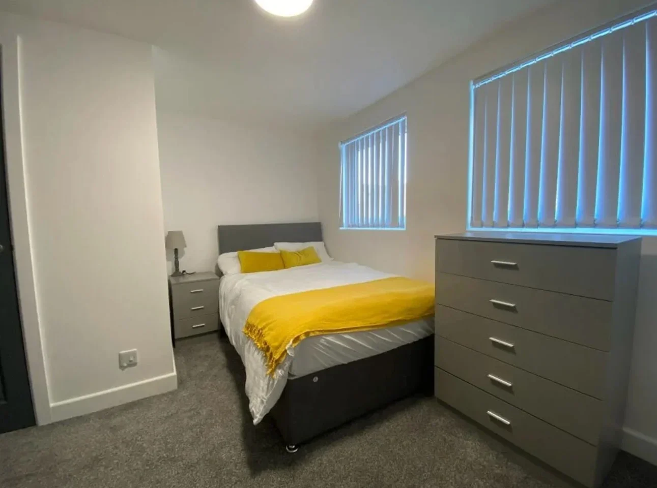 Room Litherland Road in Bootle