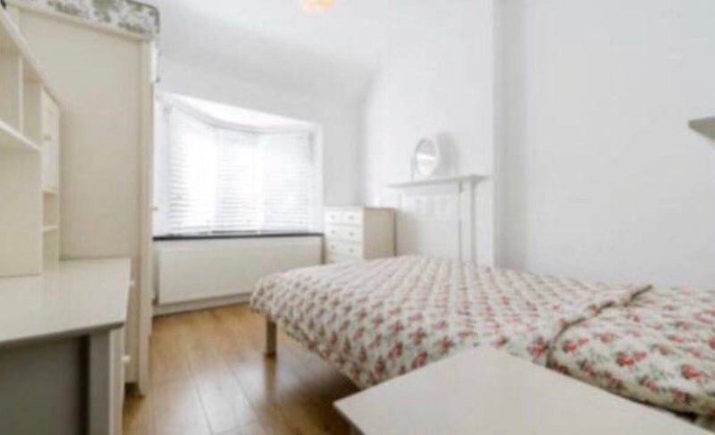 Room Etchingham Park Road in Greater London