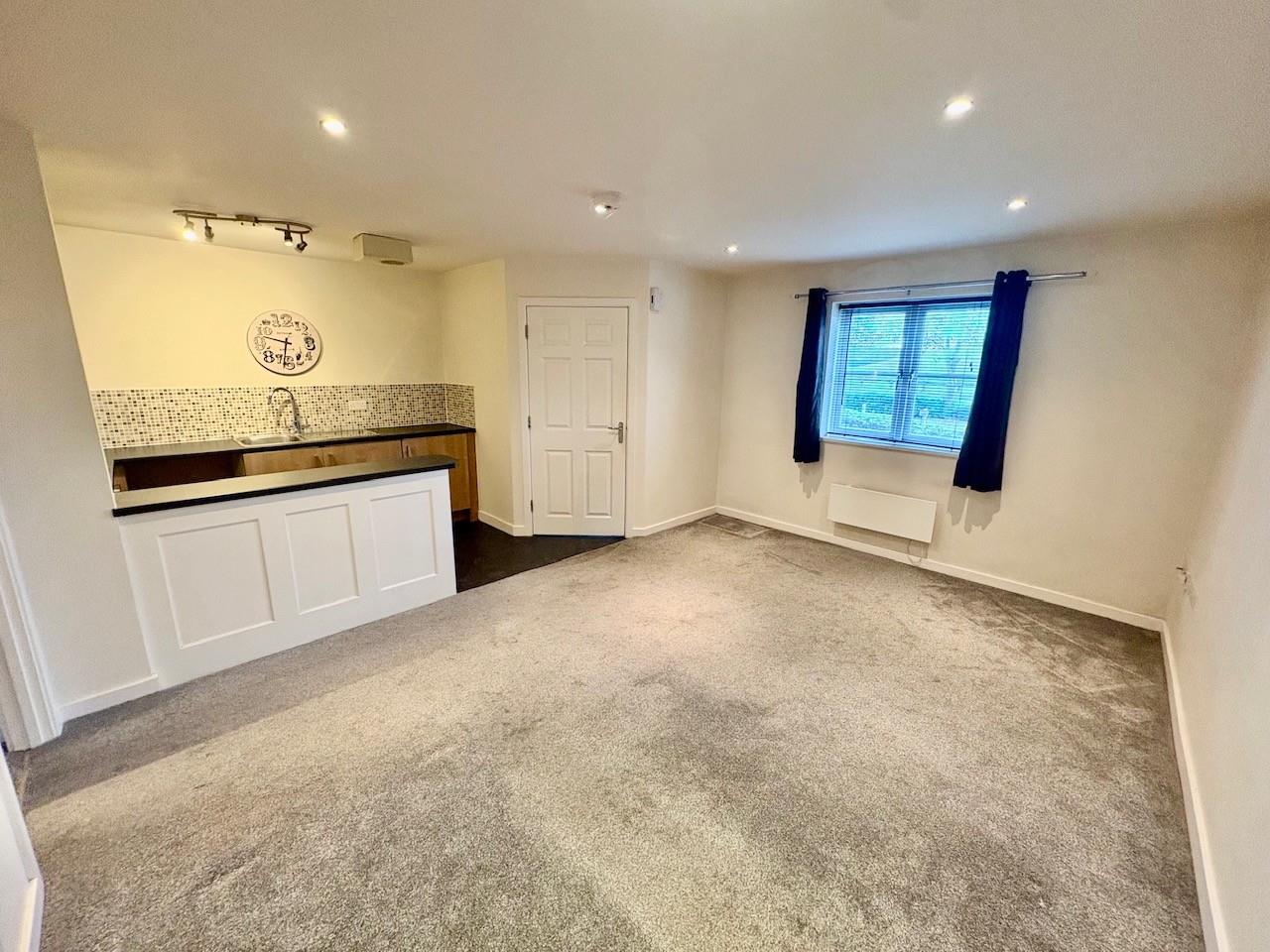 Flat Hargate Way in Peterborough