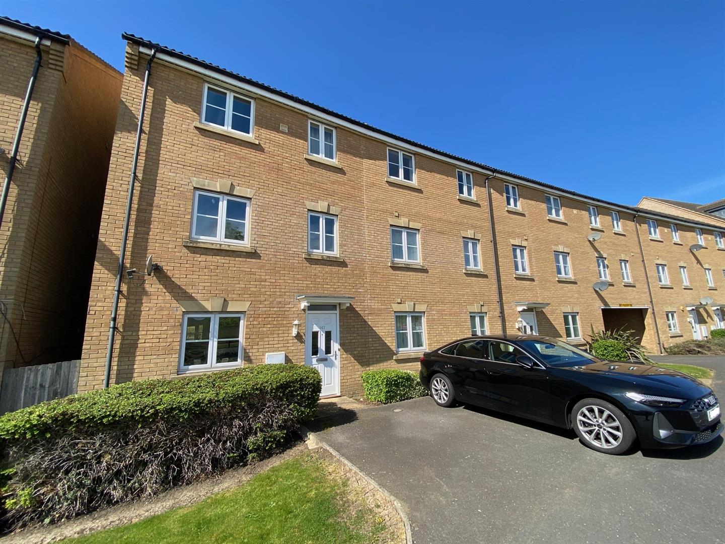 Flat Hargate Way in Peterborough