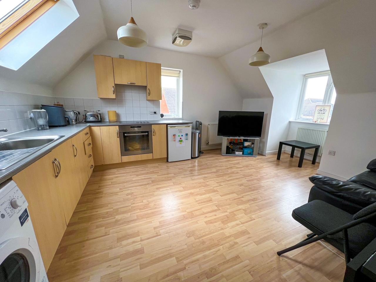 Flat Chandlers Close in Walton on Thames