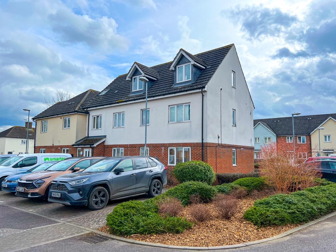 Flat Chandlers Close in Walton on Thames