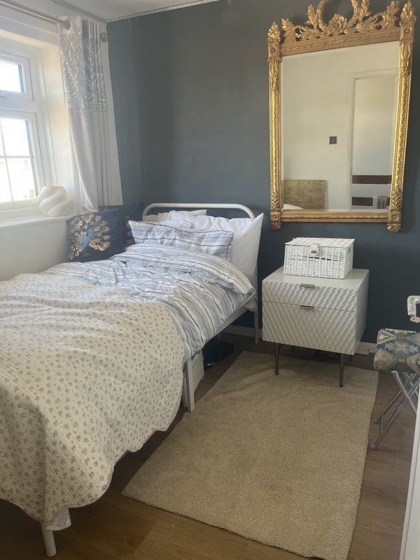 Room Thirlmere Rise in Greater London