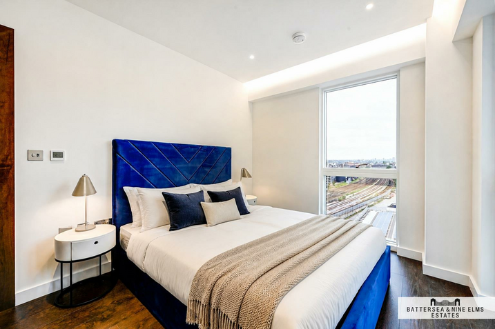 Flat Lanchester Way in Greater London