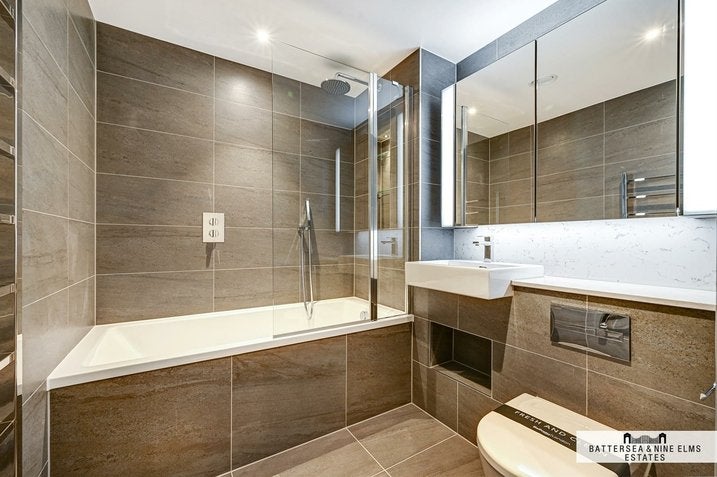 Flat Lanchester Way in Greater London