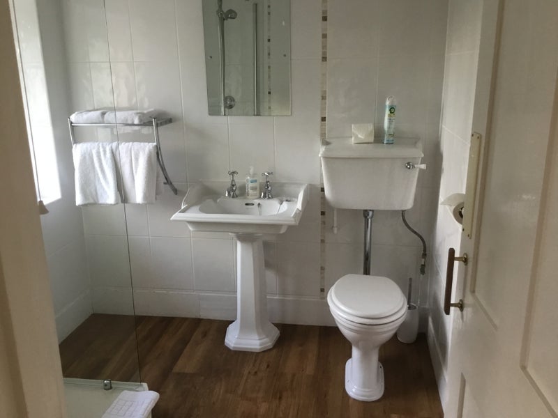 Room Bonnetts Lane in Crawley