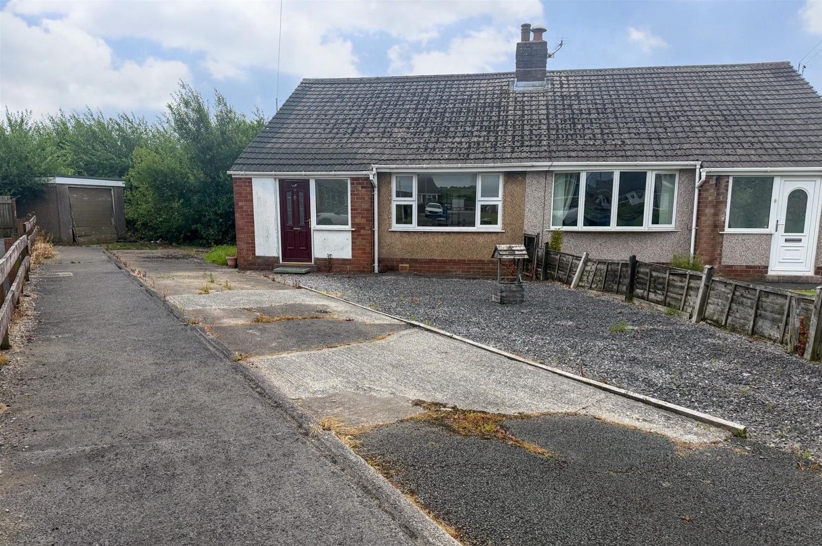 House Cunliffe Close in Blackburn