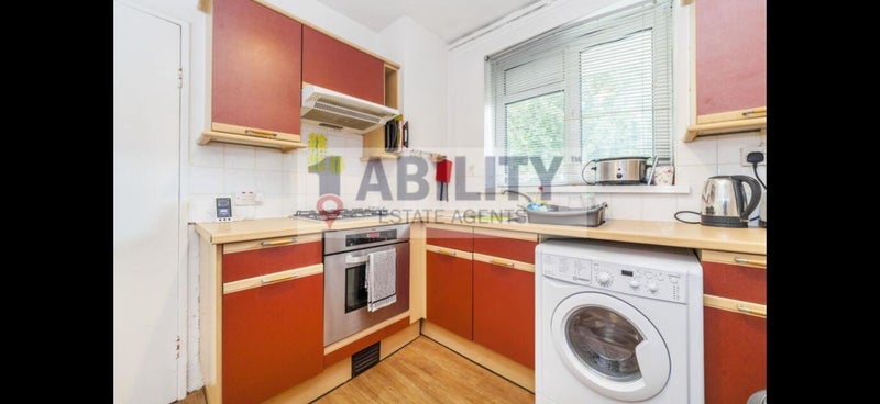 Room Lancaster Street in Greater London