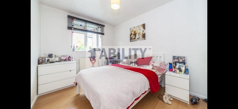 Room Lancaster Street in Greater London