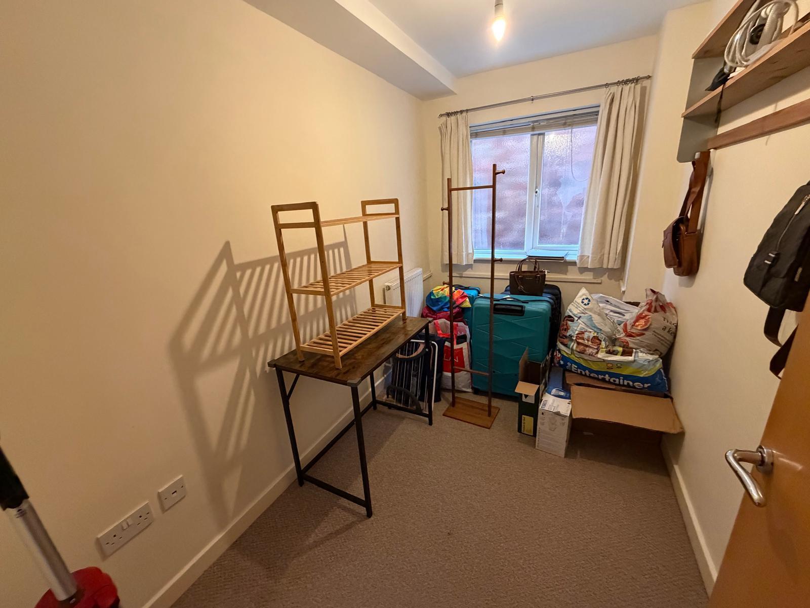 Flat Weedon Road in Northampton