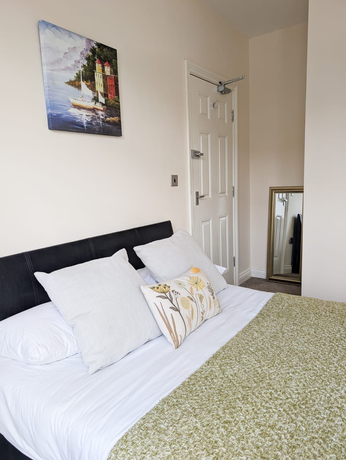 Room Frederick Avenue in Stoke-On-Trent