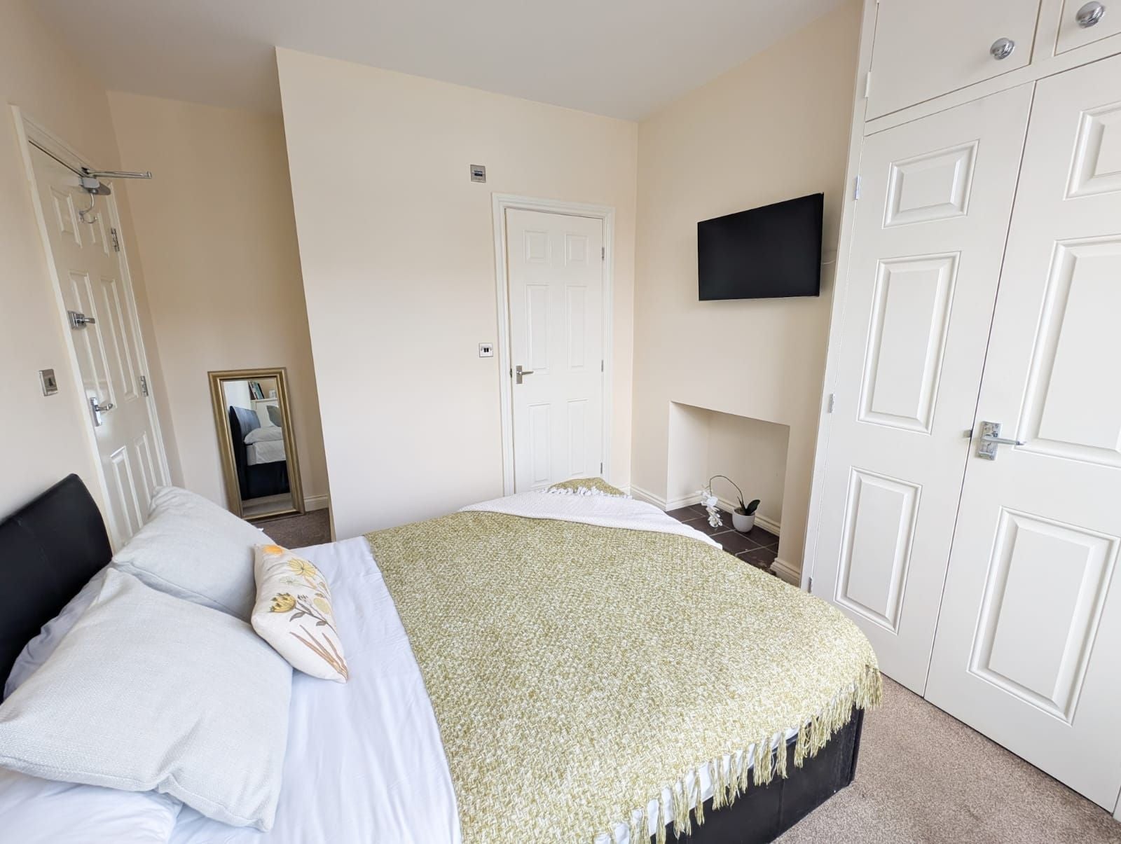Room Frederick Avenue in Stoke-On-Trent
