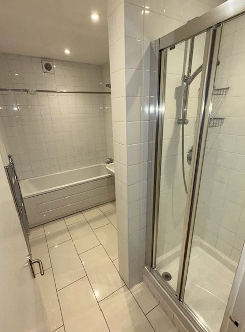 Flat Canfield Place in Greater London