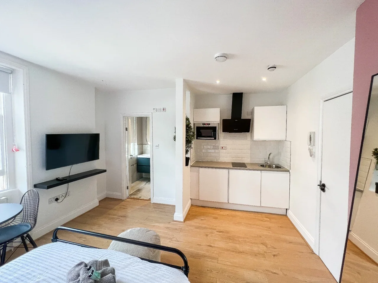 Flat Kensington Gardens Square in City of Westminster