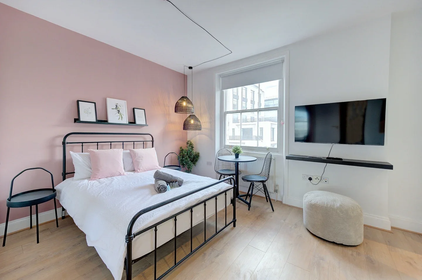 Flat Kensington Gardens Square in City of Westminster