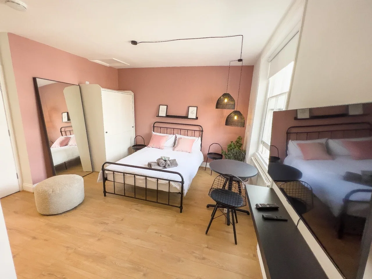 Flat Kensington Gardens Square in City of Westminster