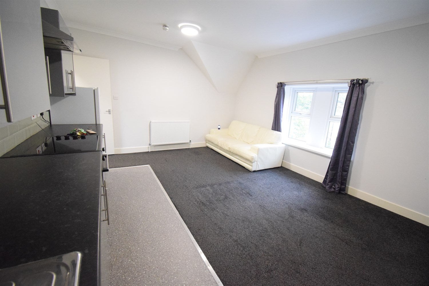 Flat Oakfield Street in Cardiff County