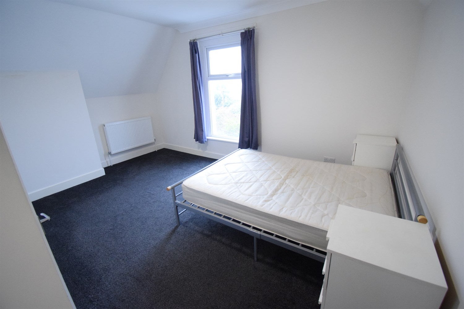 Flat Oakfield Street in Cardiff County