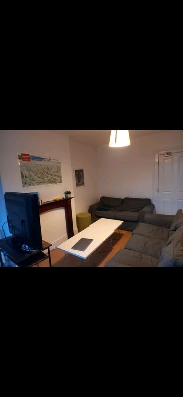 Room Gloucester Road in Bristol