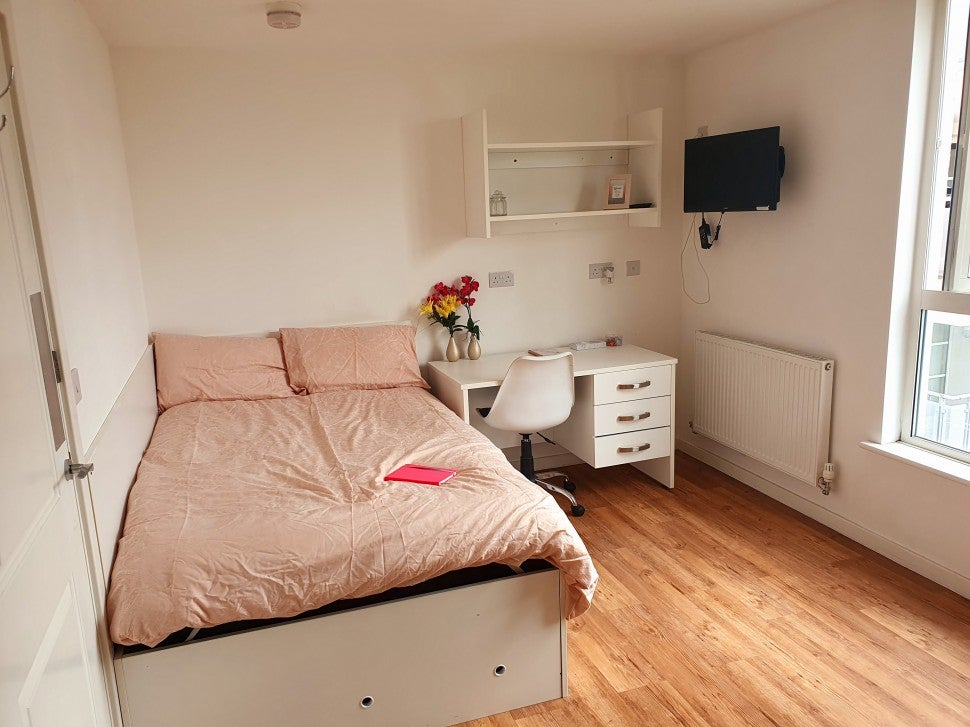 Flat Watkin Road in Leicester