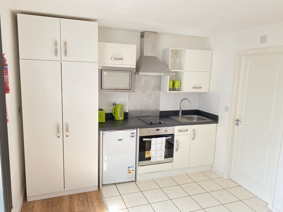 Flat Watkin Road in Leicester