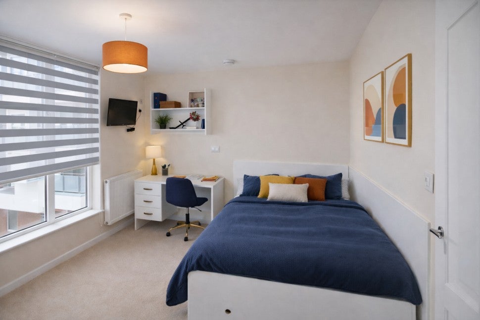 Flat Watkin Road in Leicester