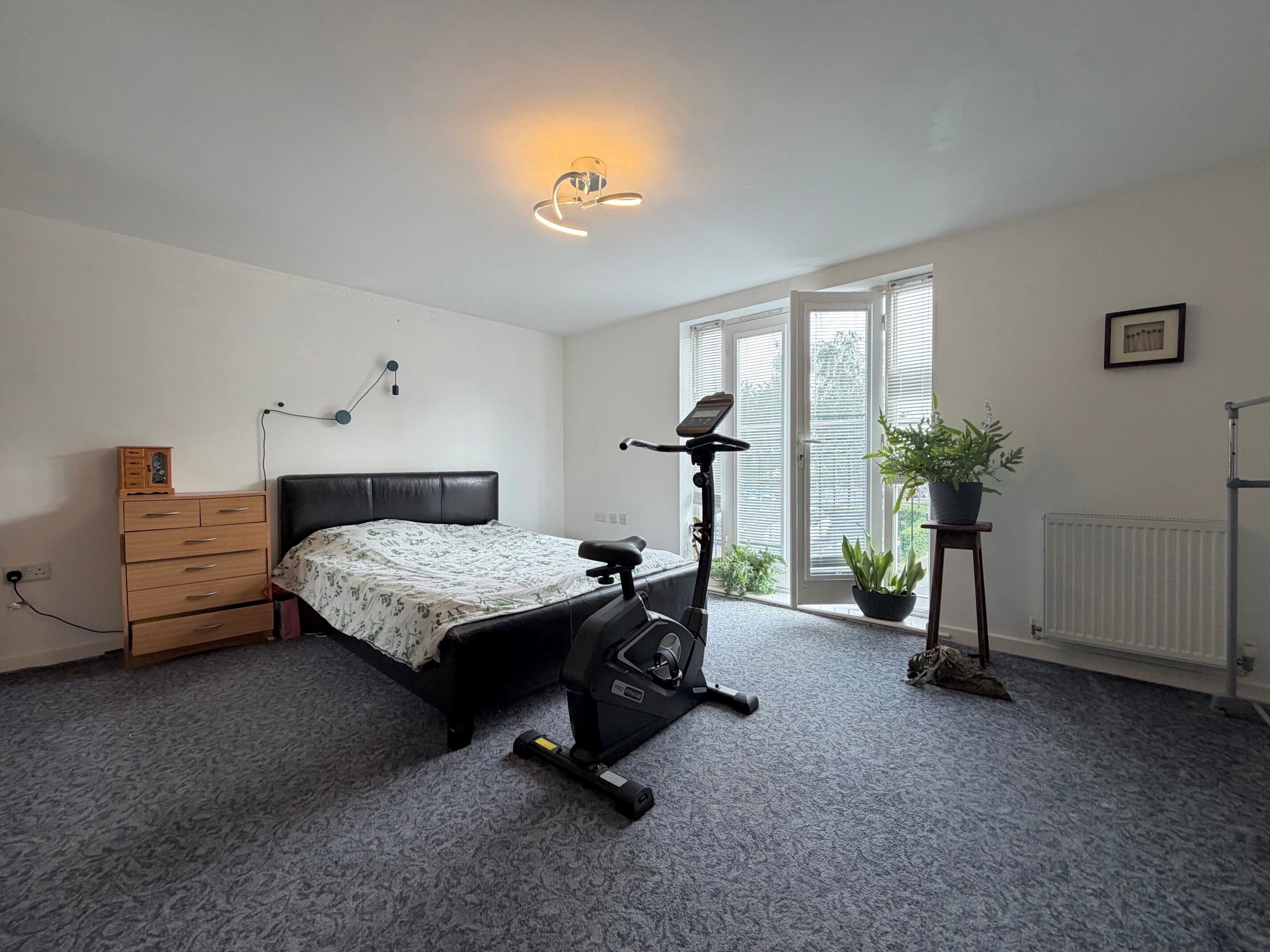 Flat Grants Yard in East Staffordshire