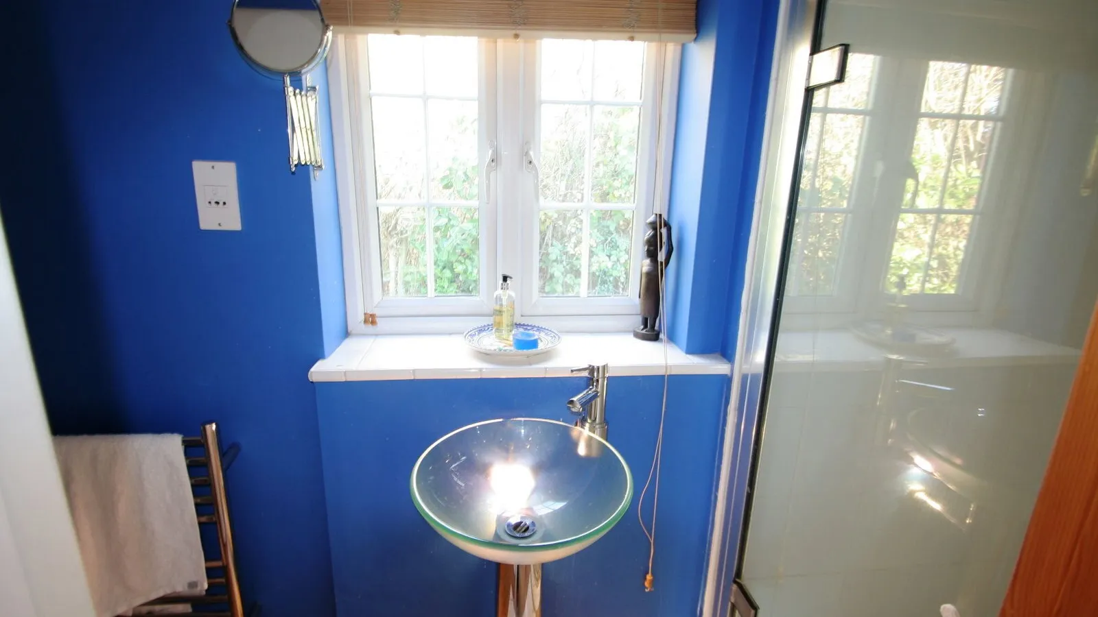 Room Ecchinswell Road in Basingstoke and Deane